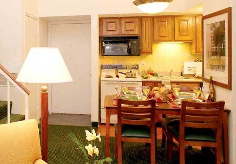 Residence Inn Minneapolis Eden Prairie Room photo